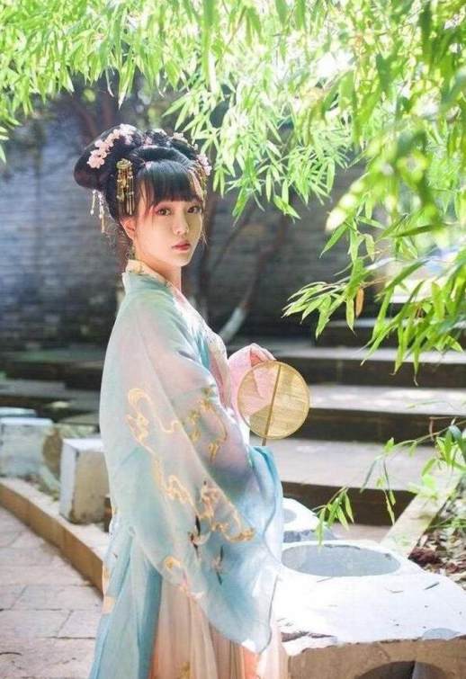 家庭情况简介怎么写
