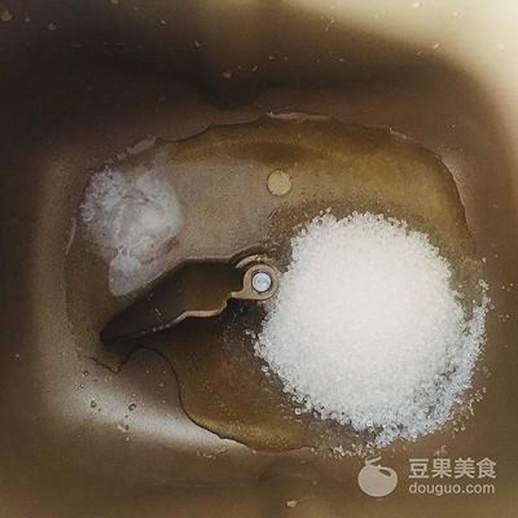如何用烤箱做面包