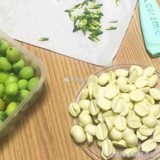 剥莲子的技巧