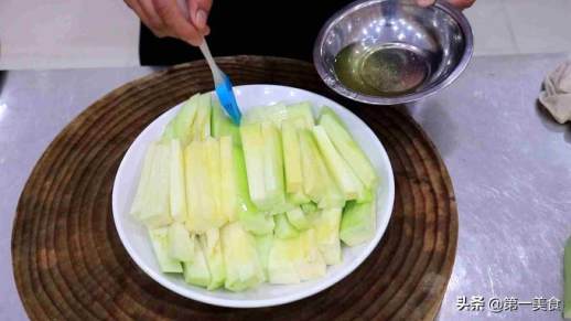 蒜泥蒸茄子的做法