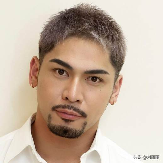 男生长脸发型