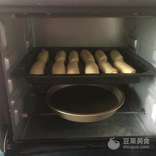 如何用烤箱做面包