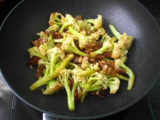 炒菜花用焯水吗 炒菜花用焯水吗