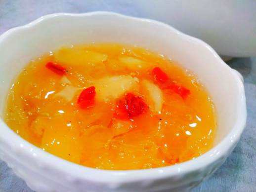 银耳用冷水泡还是热水