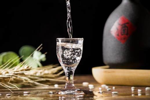 用什么擦玻璃干净亮