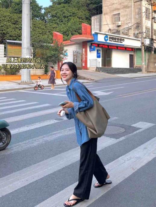 牛仔衬衫如何搭配