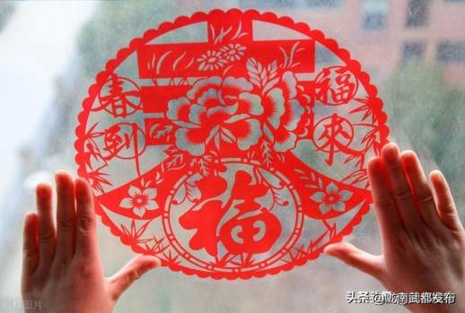 牙膏去除透明胶带的胶