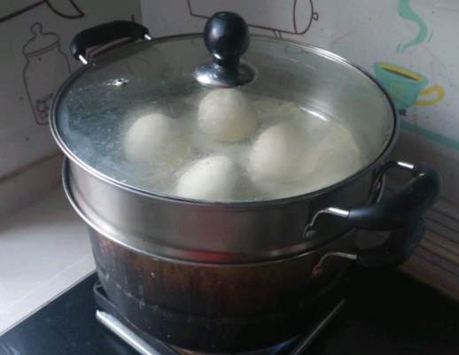 保鲜膜可以放锅里蒸吗