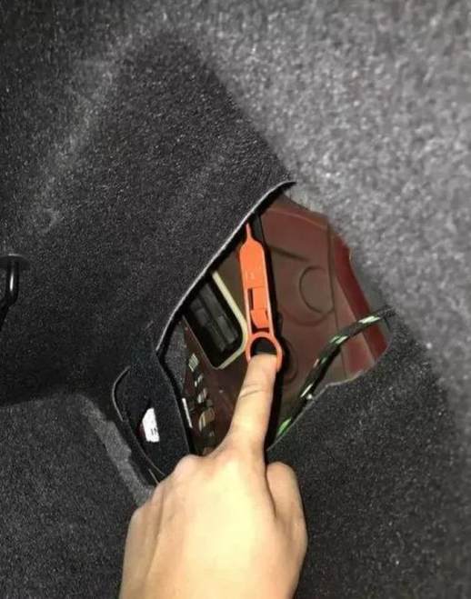 油箱盖打不开怎么办