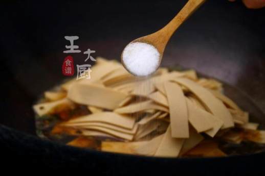 豆腐皮炒木耳