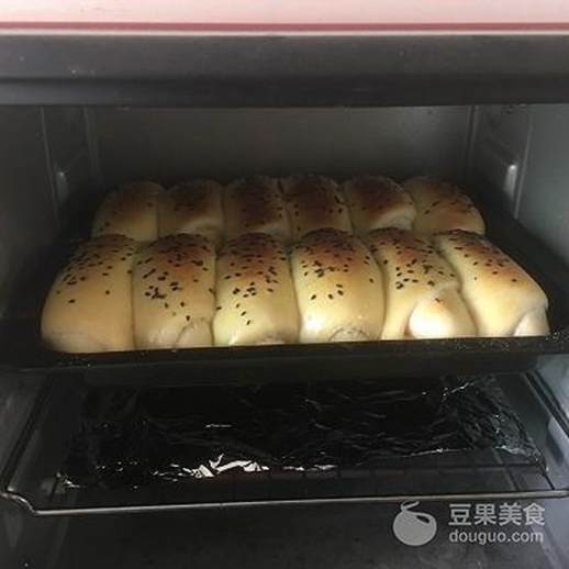 如何用烤箱做面包