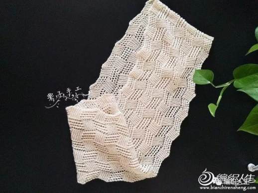 女士宽围脖的戴法图解