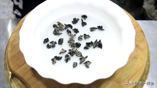 凉拌木耳的做法简单