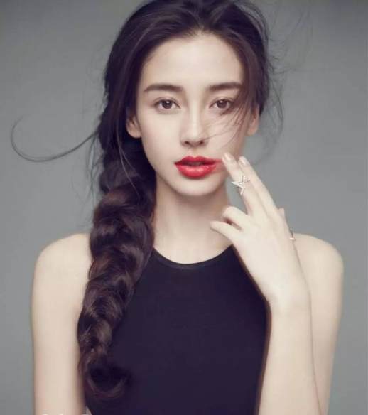 高冷的女生