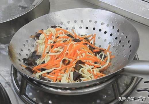 凉拌豆腐皮的简单做法