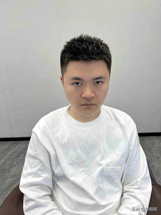 男生长脸发型