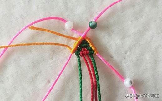 一根头绳打蝴蝶结图解