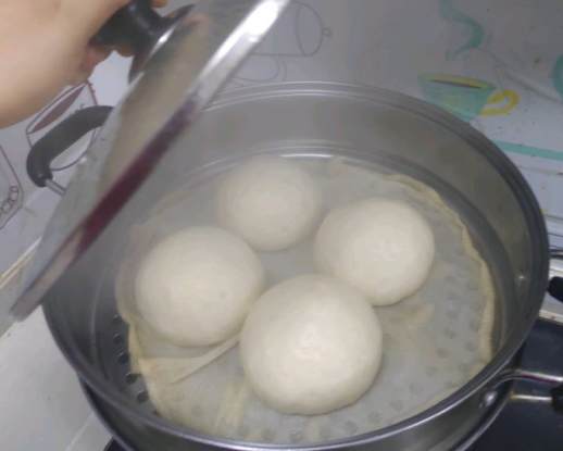 保鲜膜可以放锅里蒸吗