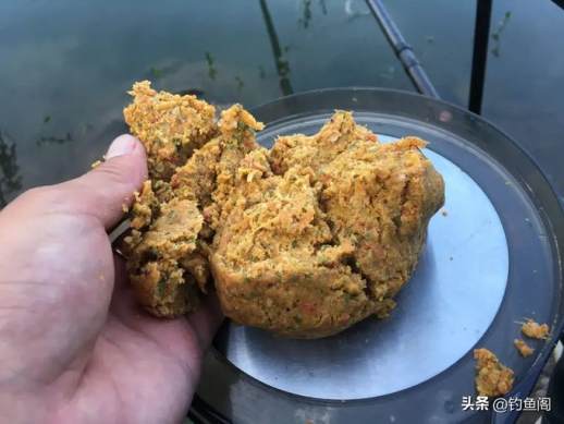 鲤鱼喜欢吃什么饵料