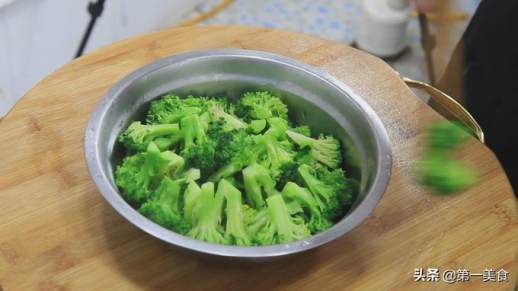 凉拌西兰花怎么做好吃