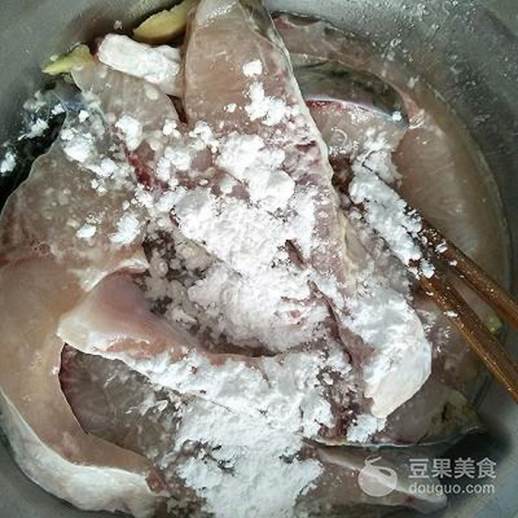 炸鱼的做法