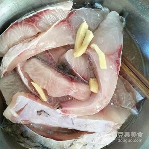 炸鱼的做法