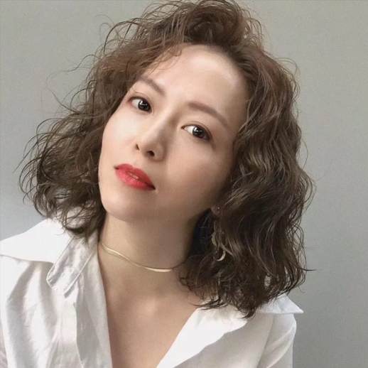 发量多适合什么发型