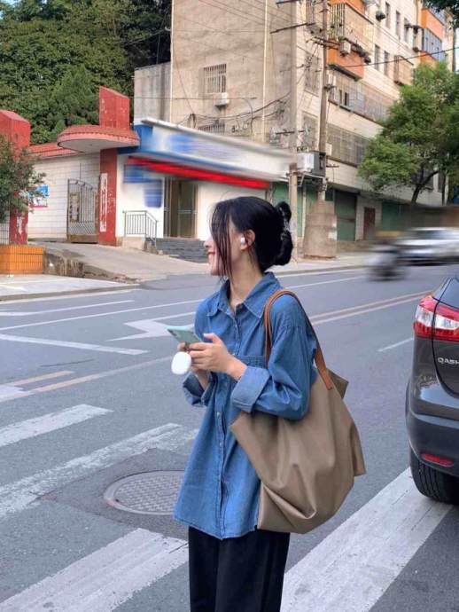 牛仔衬衫如何搭配