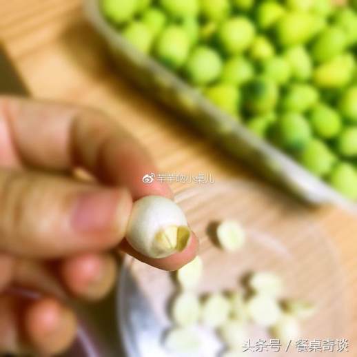 剥莲子的技巧