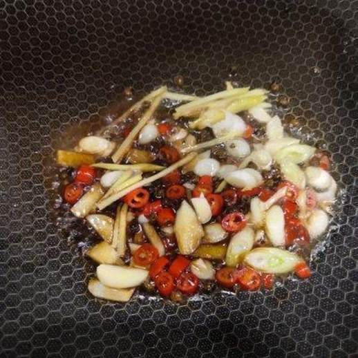 正宗麻辣虾尾的做法