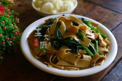 豆腐皮炒木耳
