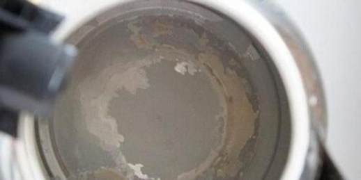 很硬的水垢清除妙招