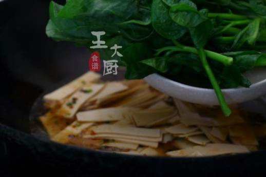 豆腐皮炒木耳