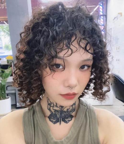 发量多适合什么发型