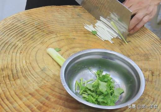 凉拌豆腐皮的简单做法