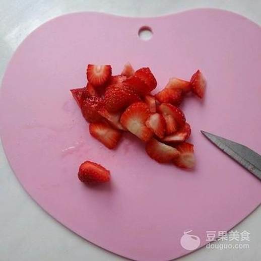草莓奶昔的做法