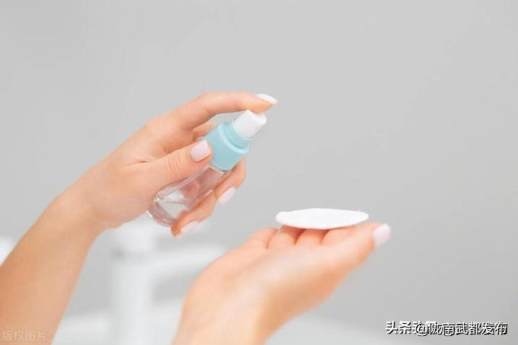 牙膏去除透明胶带的胶