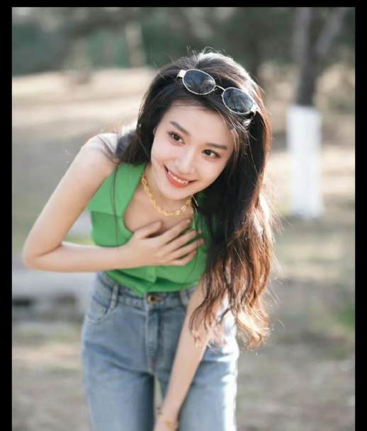 齐耳短发学生头