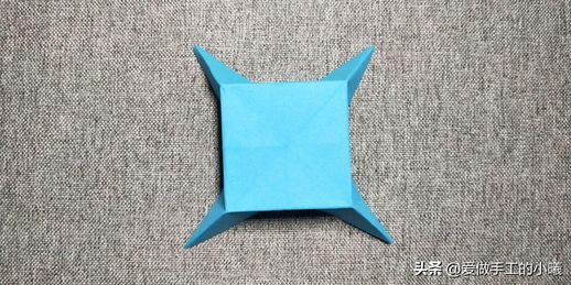 纸衣服的折法_衣服折法简单又快又好看
