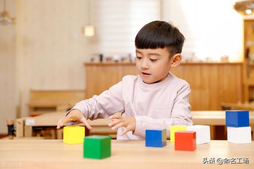 煜配什么字好男孩_煜和哪个字搭配寓意好