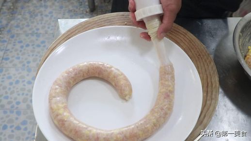 火腿肠制作_火腿怎么做好吃又简单的方法