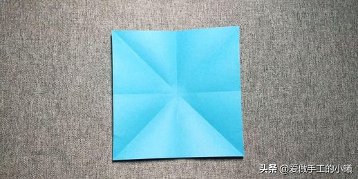纸衣服的折法_衣服折法简单又快又好看