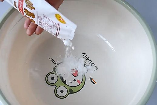 硅胶手机套发黄怎么办_硅胶手机壳四周变黑