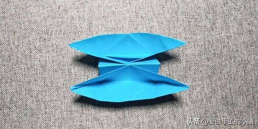 纸衣服的折法_衣服折法简单又快又好看