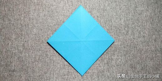纸衣服的折法_衣服折法简单又快又好看