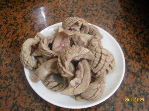 腰花怎么切图解_猪腰花切好的步骤