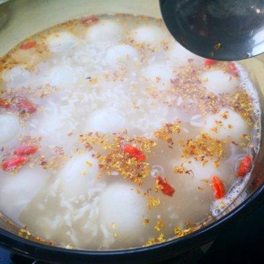 豆沙汤圆的做法_豆沙馅的汤圆好吃吗