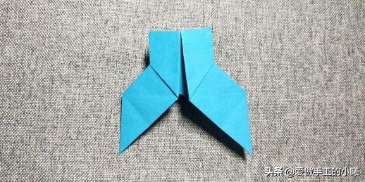 纸衣服的折法_衣服折法简单又快又好看