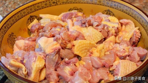 青椒辣子鸡的家常做法_四川正宗青椒辣子鸡