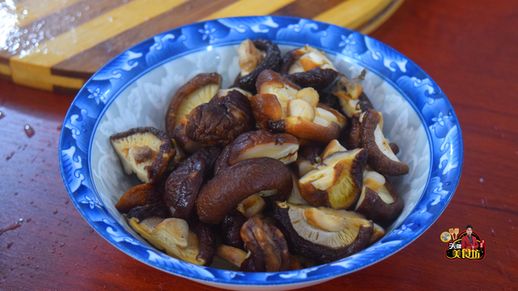炒鸡肉怎么做好吃_鸡肉和什么炒比较好吃